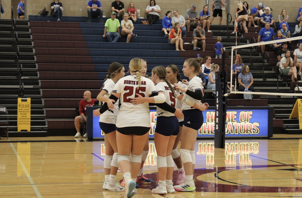 Gators Battle Through Five Sets in Victory Over East